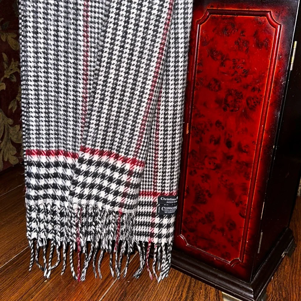 Christian Dior Monsieur / CASHMAIRE 100% acrylic scarf Authentic